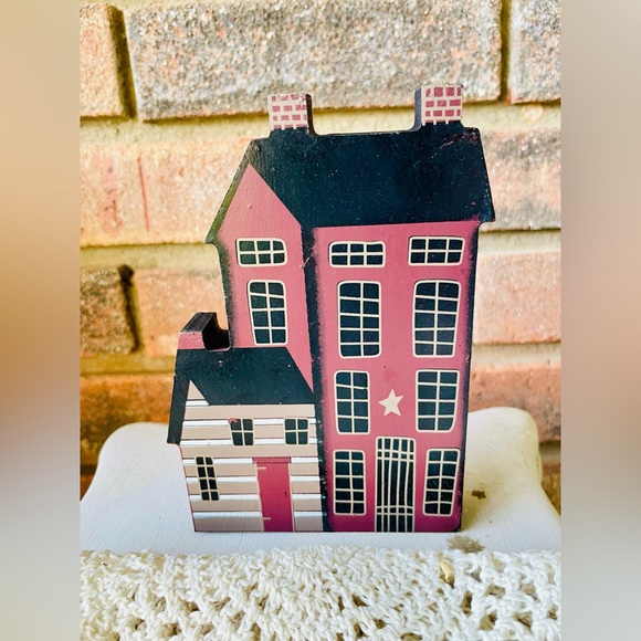 *Town House Blocks Primitive Burgundy Shelf Sitter - Picture 7 of 12